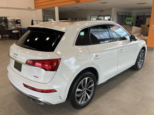 2023 Audi Q5 45 S line Prestige