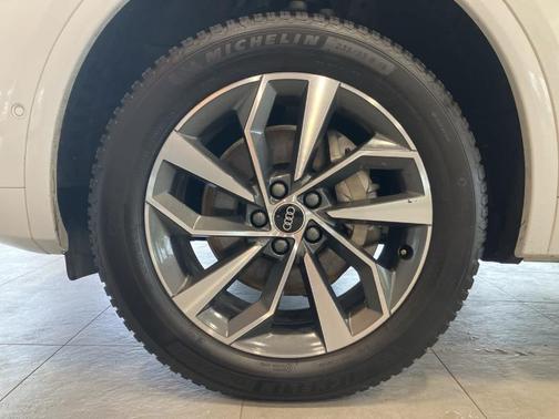 2023 Audi Q5 45 S line Prestige