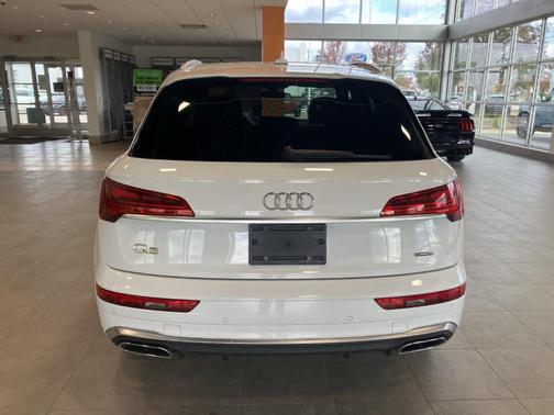 2023 Audi Q5 45 S line Prestige