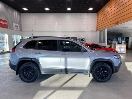 2020 Jeep Cherokee Trailhawk