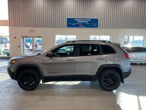 2020 Jeep Cherokee Trailhawk