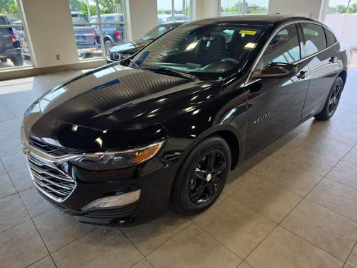Mosaic Black Metallic 2023 Chevrolet Malibu LT