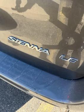 2004 Toyota Sienna LE