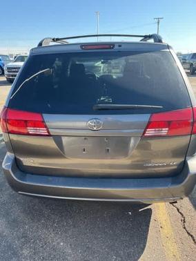2004 Toyota Sienna LE