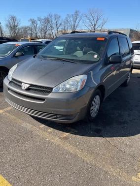 2004 Toyota Sienna LE