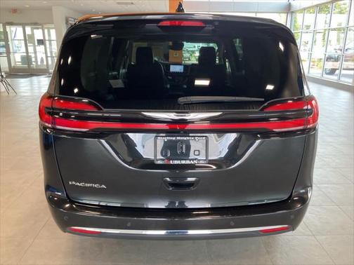 2023 Chrysler Pacifica Touring-L