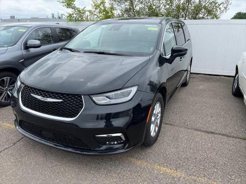 2023 Chrysler Pacifica Touring-L