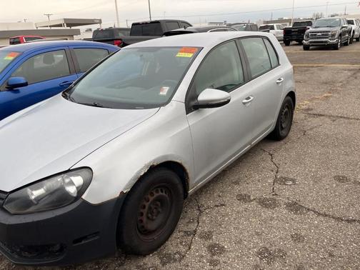 2010 Volkswagen Golf 4-Door