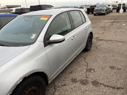 2010 Volkswagen Golf 4-Door