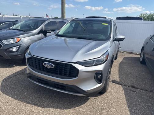 Iconic Silver Metallic 2023 Ford Escape Platinum