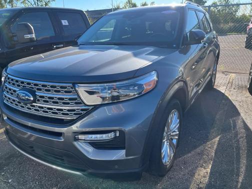 Carbonized Gray Metallic 2024 Ford Explorer Limited