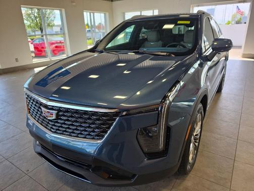 Deep Sea Metallic 2025 Cadillac XT4 Premium Luxury