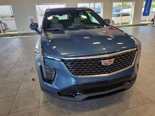 Deep Sea Metallic 2025 Cadillac XT4 Premium Luxury