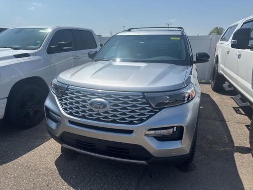 Iconic Silver Metallic 2023 Ford Explorer Platinum