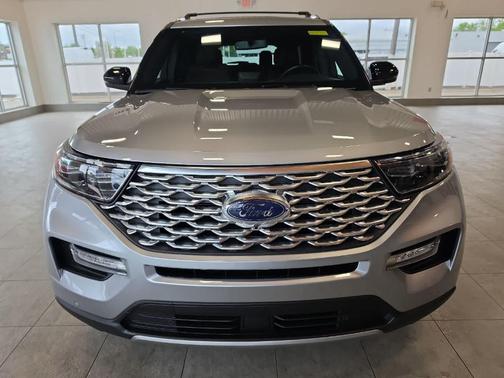 Iconic Silver Metallic 2023 Ford Explorer Platinum