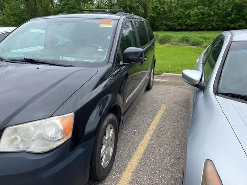 2012 Chrysler Town & Country Touring