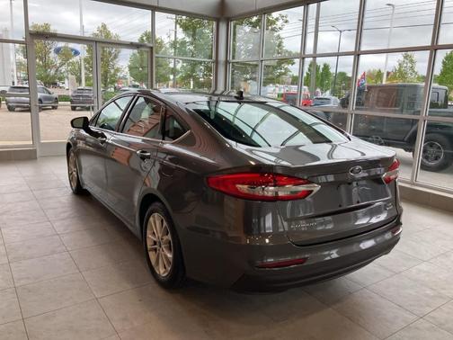 2020 Ford Fusion Hybrid SE
