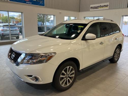 2016 Nissan Pathfinder SV