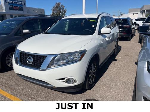 2016 Nissan Pathfinder SV