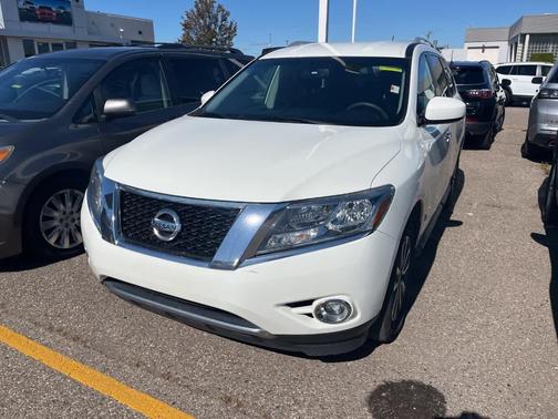 2016 Nissan Pathfinder SV