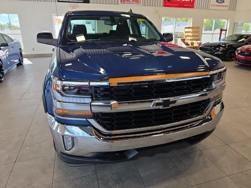 Deep Ocean Blue Metallic 2018 Chevrolet Silverado 1500 LT