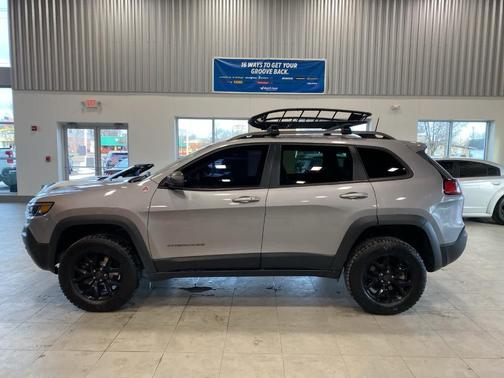 2020 Jeep Cherokee Trailhawk