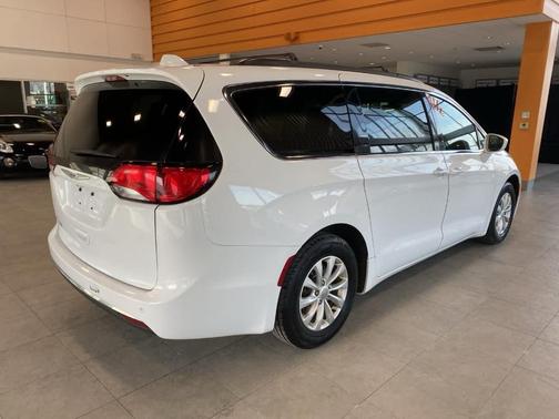 2018 Chrysler Pacifica Touring Plus
