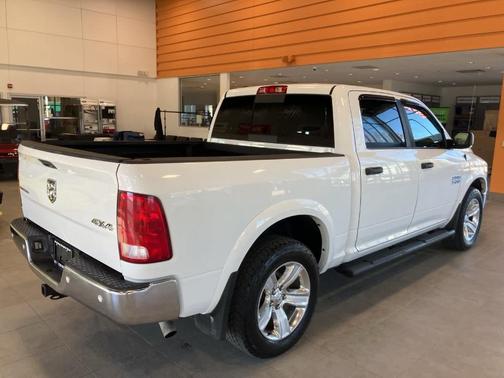 2016 RAM 1500 SLT