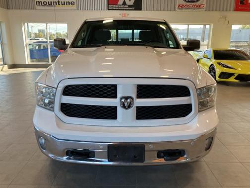2016 RAM 1500 SLT