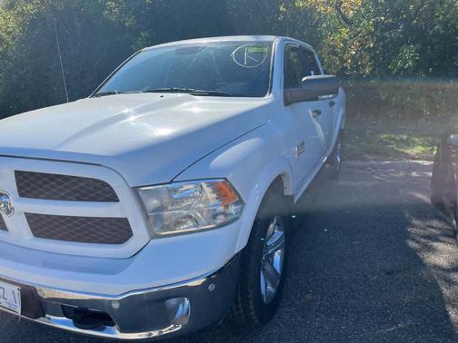 2016 RAM 1500 SLT