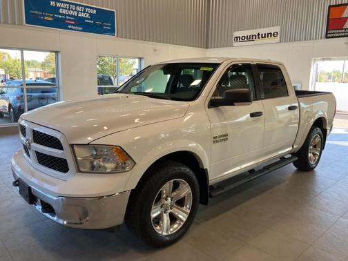 2016 RAM 1500 SLT