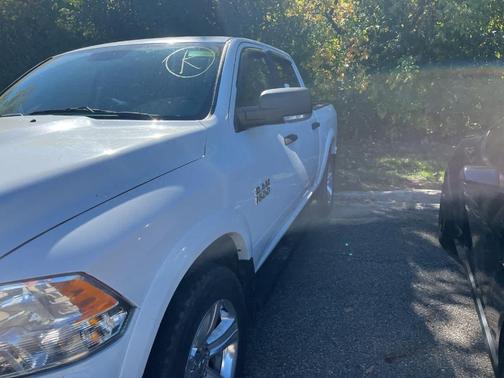 2016 RAM 1500 SLT