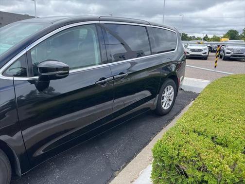 2024 Chrysler Pacifica Touring-L