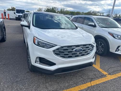 Star White 2024 Ford Edge Titanium