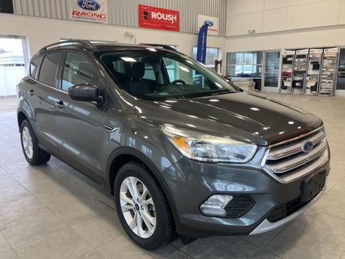 Magnetic Metallic 2018 Ford Escape SE