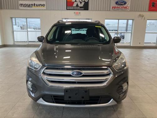 Magnetic Metallic 2018 Ford Escape SE