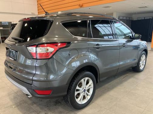 Magnetic Metallic 2018 Ford Escape SE