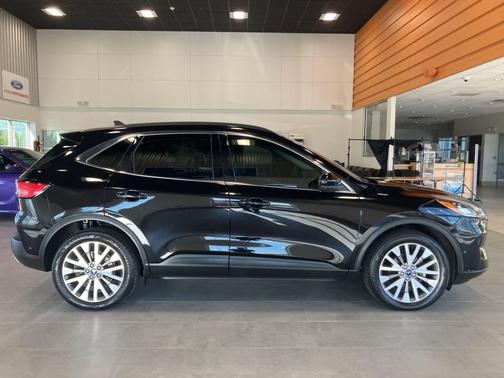 2021 Ford Escape Titanium Hybrid