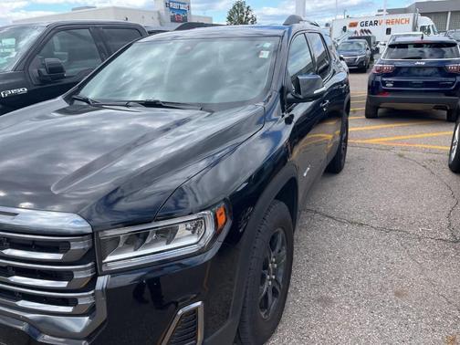 2023 GMC Acadia AT4