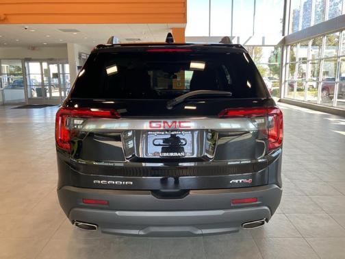 2023 GMC Acadia AT4