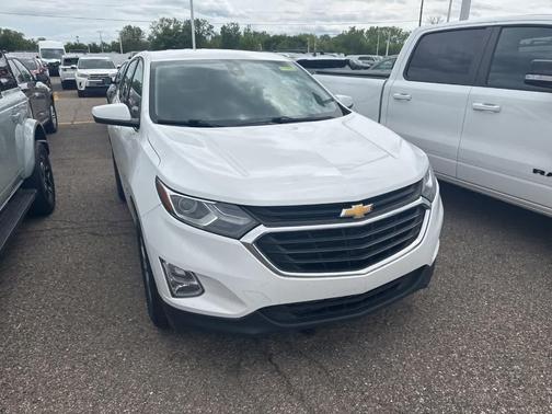 Summit White 2019 Chevrolet Equinox 2LT