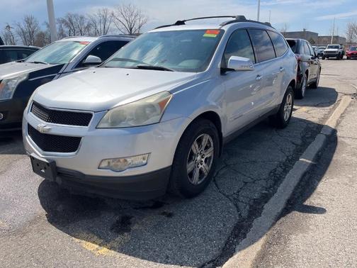 Silver Ice Metallic 2009 Chevrolet Traverse LT