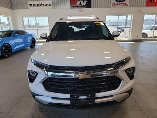 Summit White 2024 Chevrolet Trailblazer LT