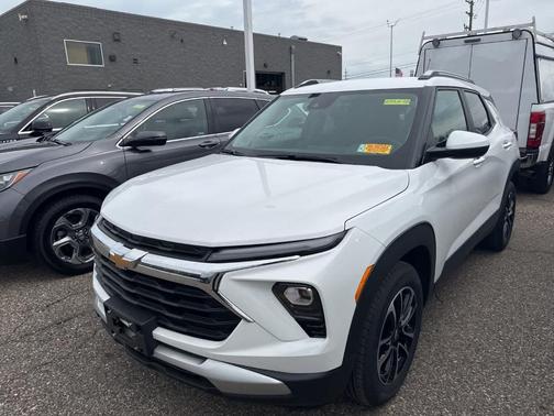 Summit White 2024 Chevrolet Trailblazer LT