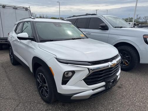 Summit White 2024 Chevrolet Trailblazer LT