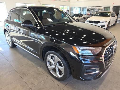 Mythos Black Metallic 2021 Audi Q5 40 Premium Plus