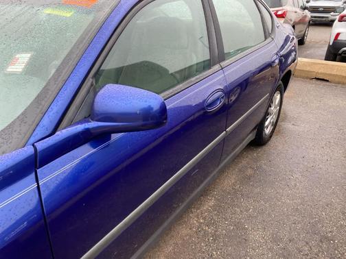 2005 Chevrolet Impala Base