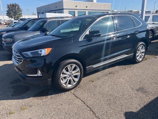 2022 Ford Edge Titanium