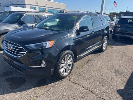 2022 Ford Edge Titanium