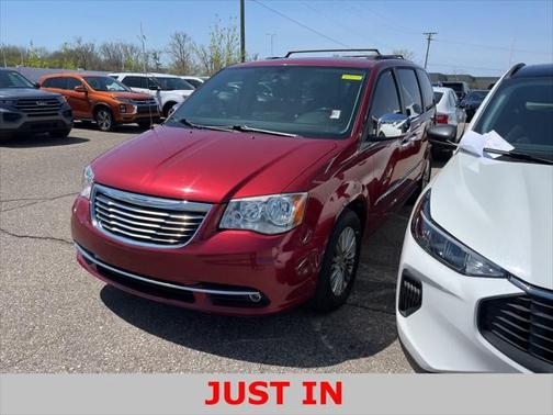 2015 Chrysler Town & Country Touring-L